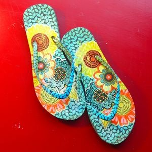 Vera Bradley (RETIRED) Flip Flops 9/10